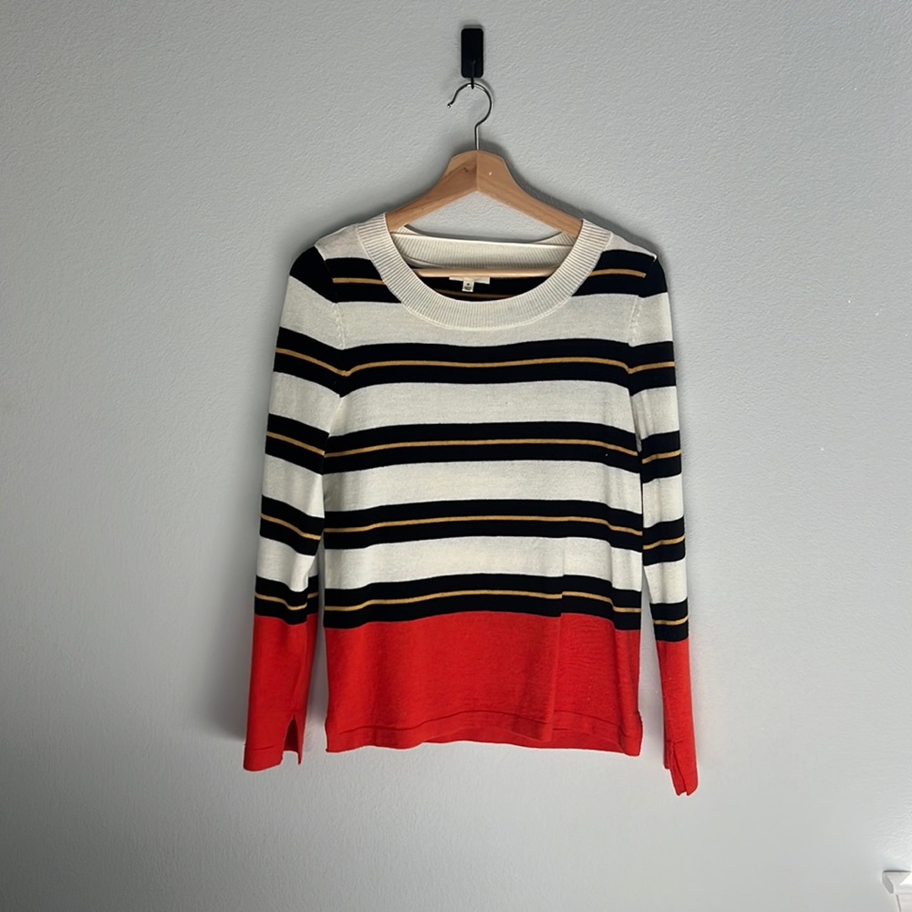 Sweater // Medium